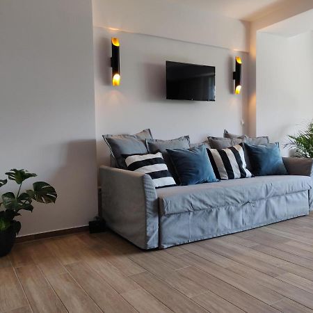 Sunny New Lovely Apartment 60 Meters From The Metro Atena Exterior foto