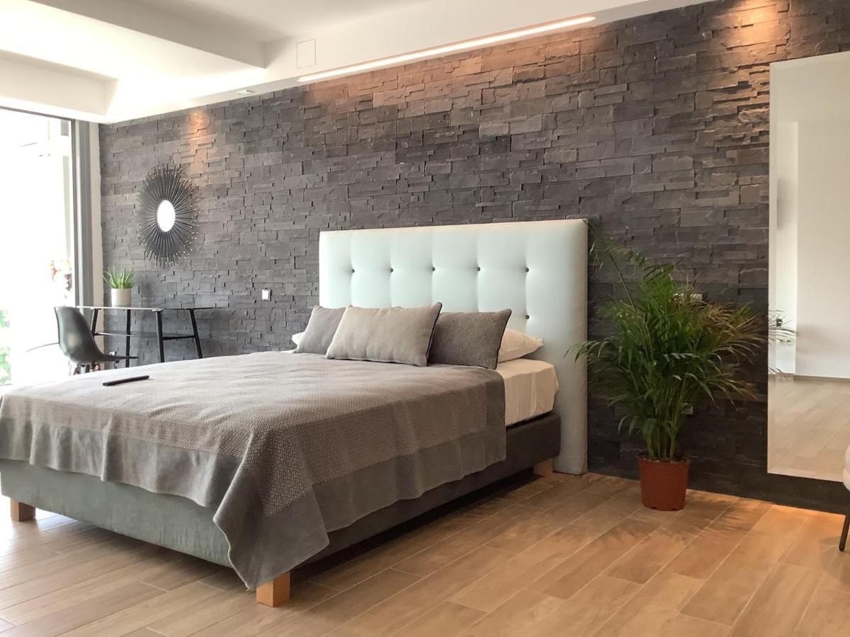 Sunny New Lovely Apartment 60 Meters From The Metro Atena Exterior foto