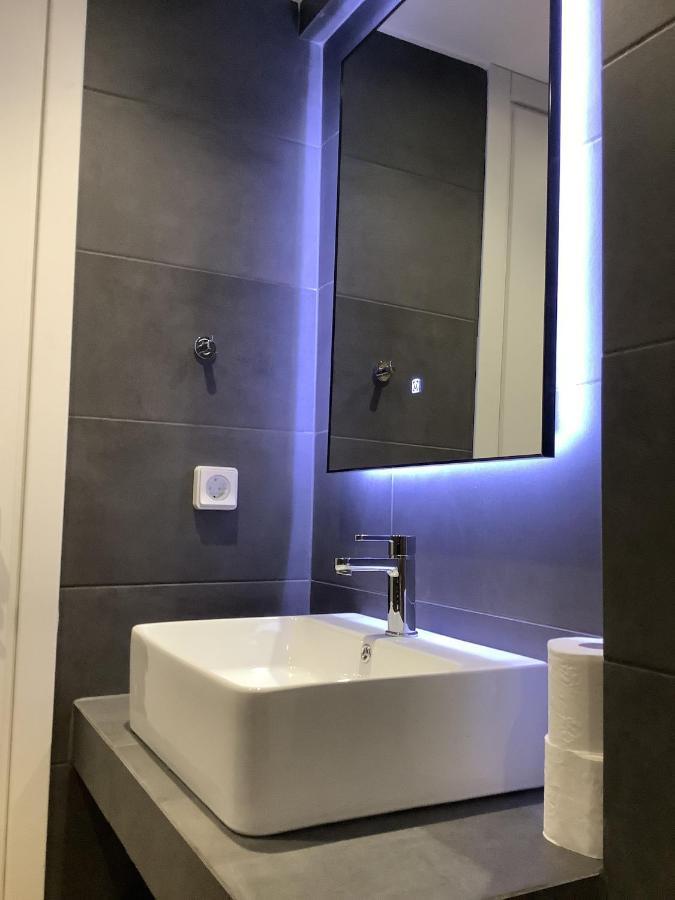 Sunny New Lovely Apartment 60 Meters From The Metro Atena Exterior foto