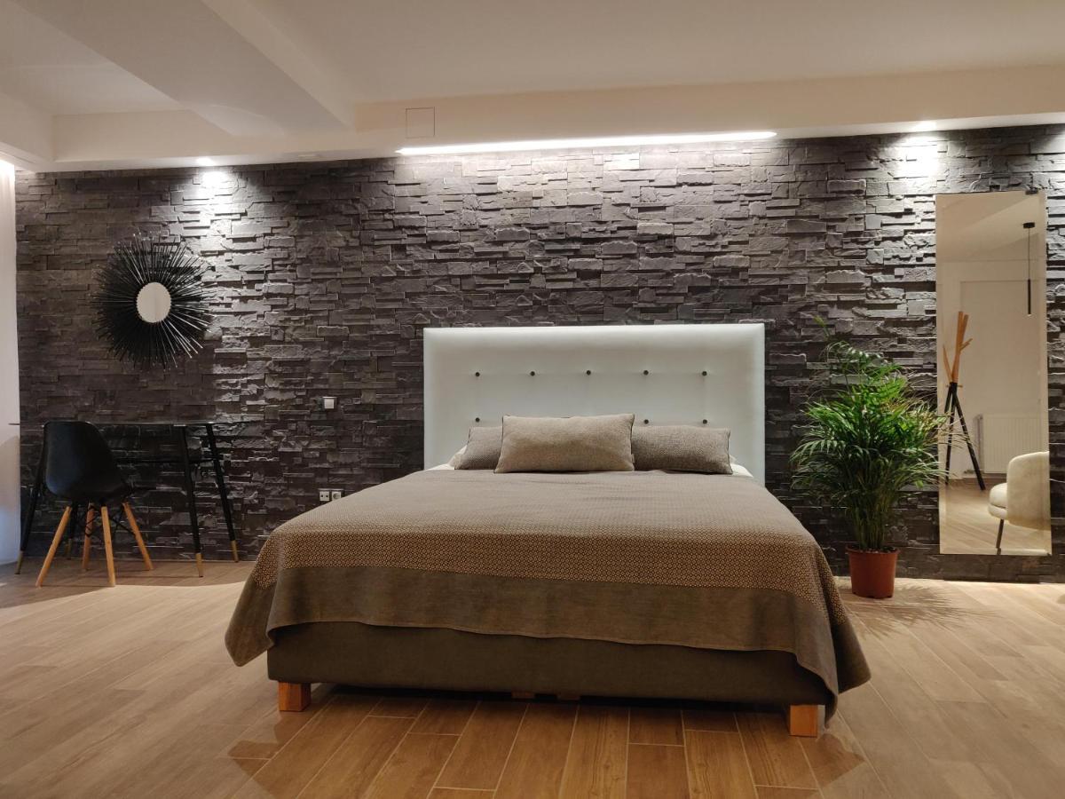 Sunny New Lovely Apartment 60 Meters From The Metro Atena Exterior foto